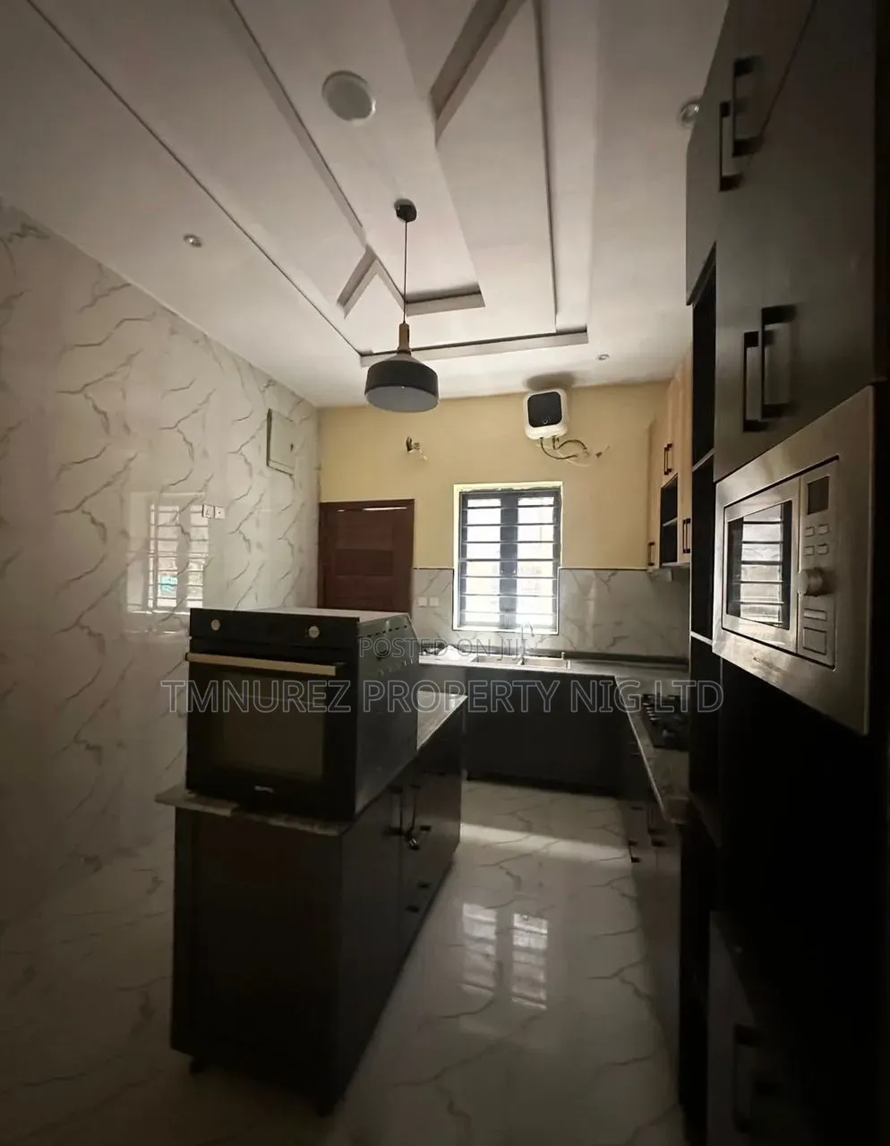 4bdrm Duplex in Chevron for rent