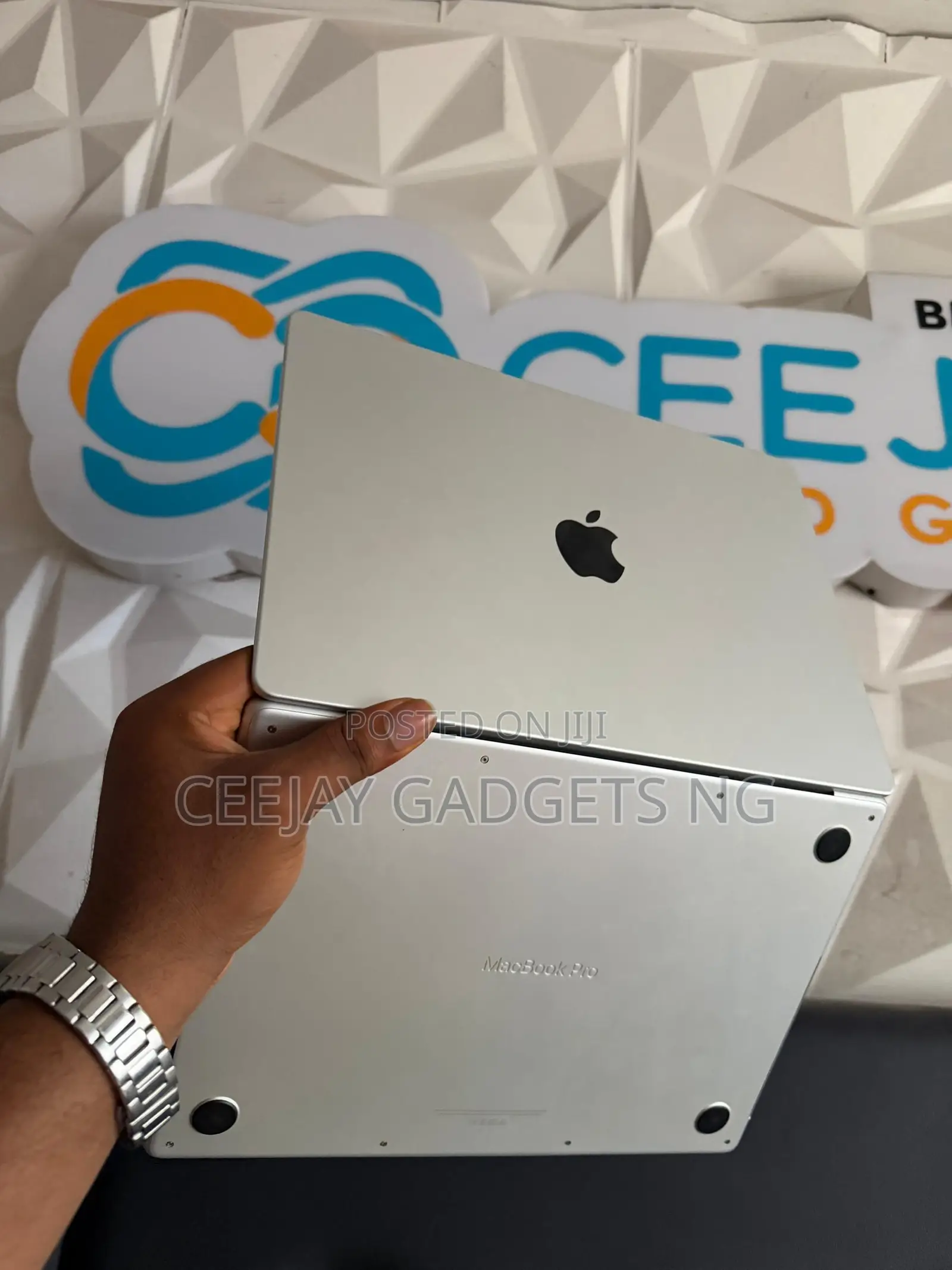 Laptop Apple MacBook Pro 2021 M1 32GB Apple M1 Max SSD 1T