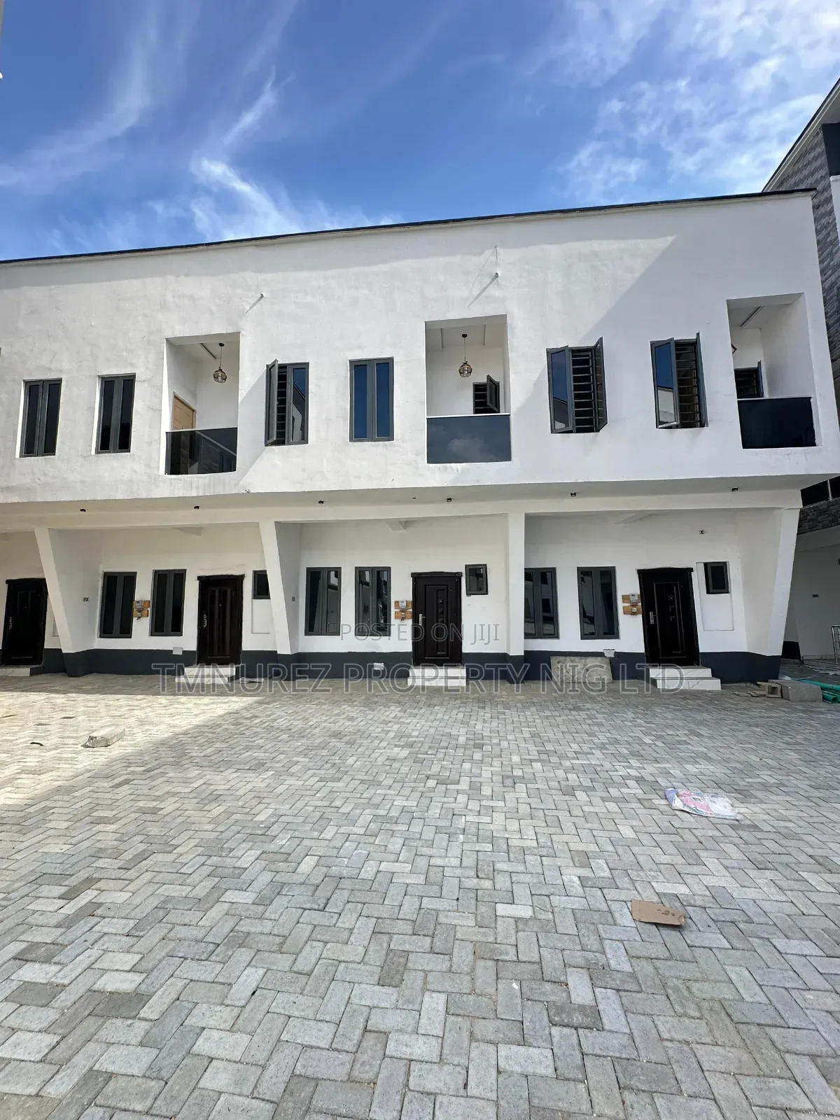 3bdrm Duplex in Ilaje for sale