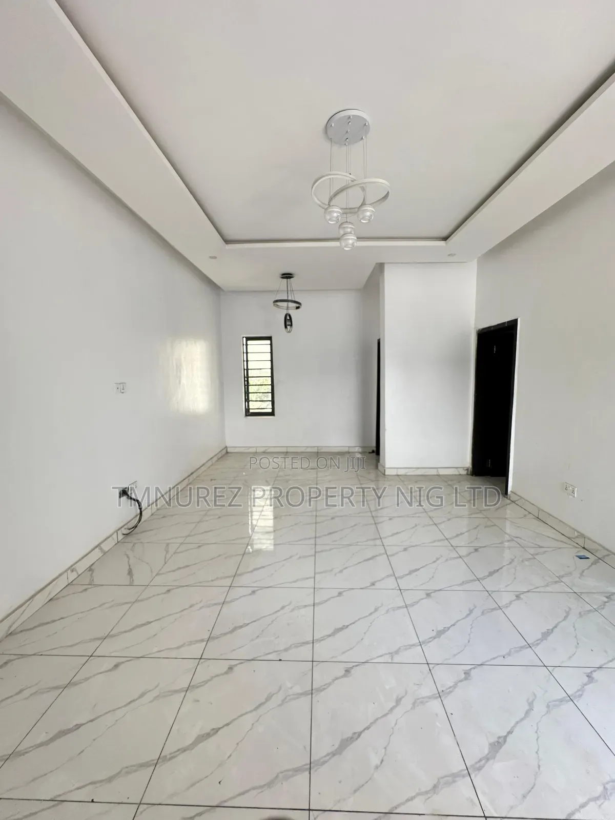4bdrm Apartment in Ilaje for sale