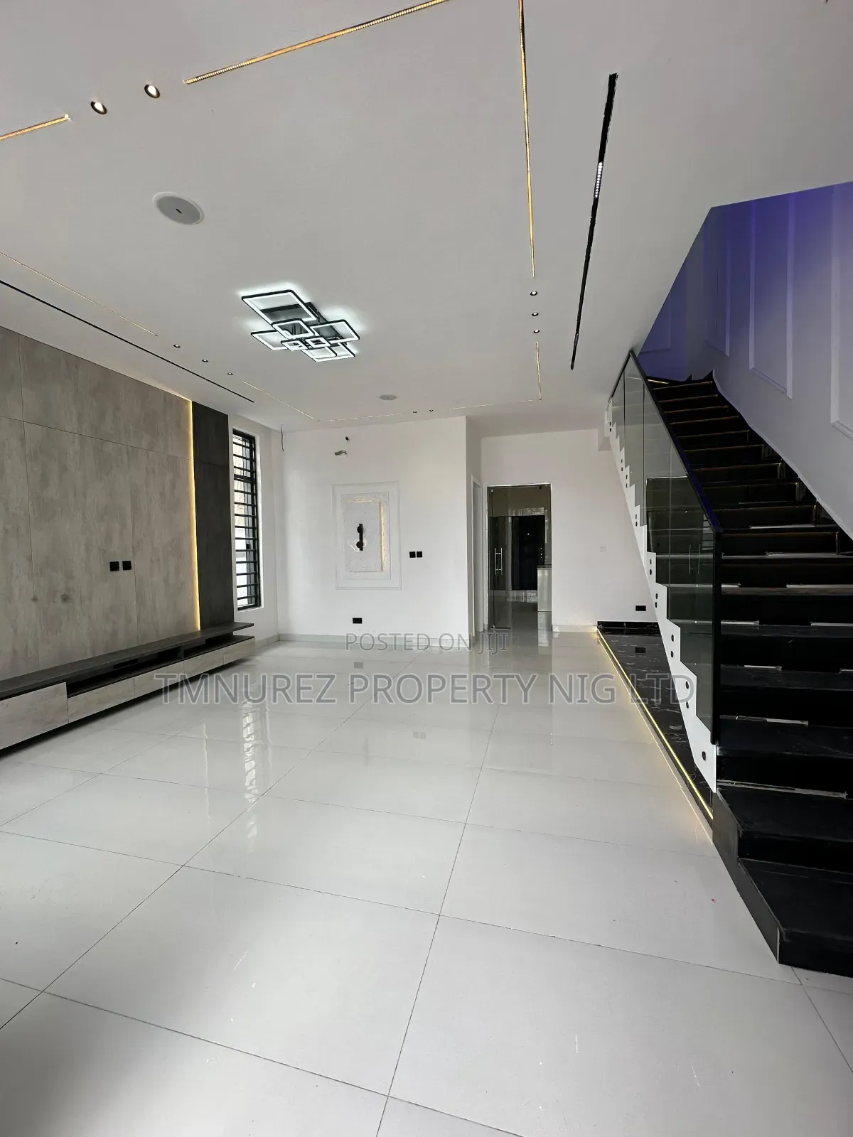 4bdrm Duplex in Ikota for sale