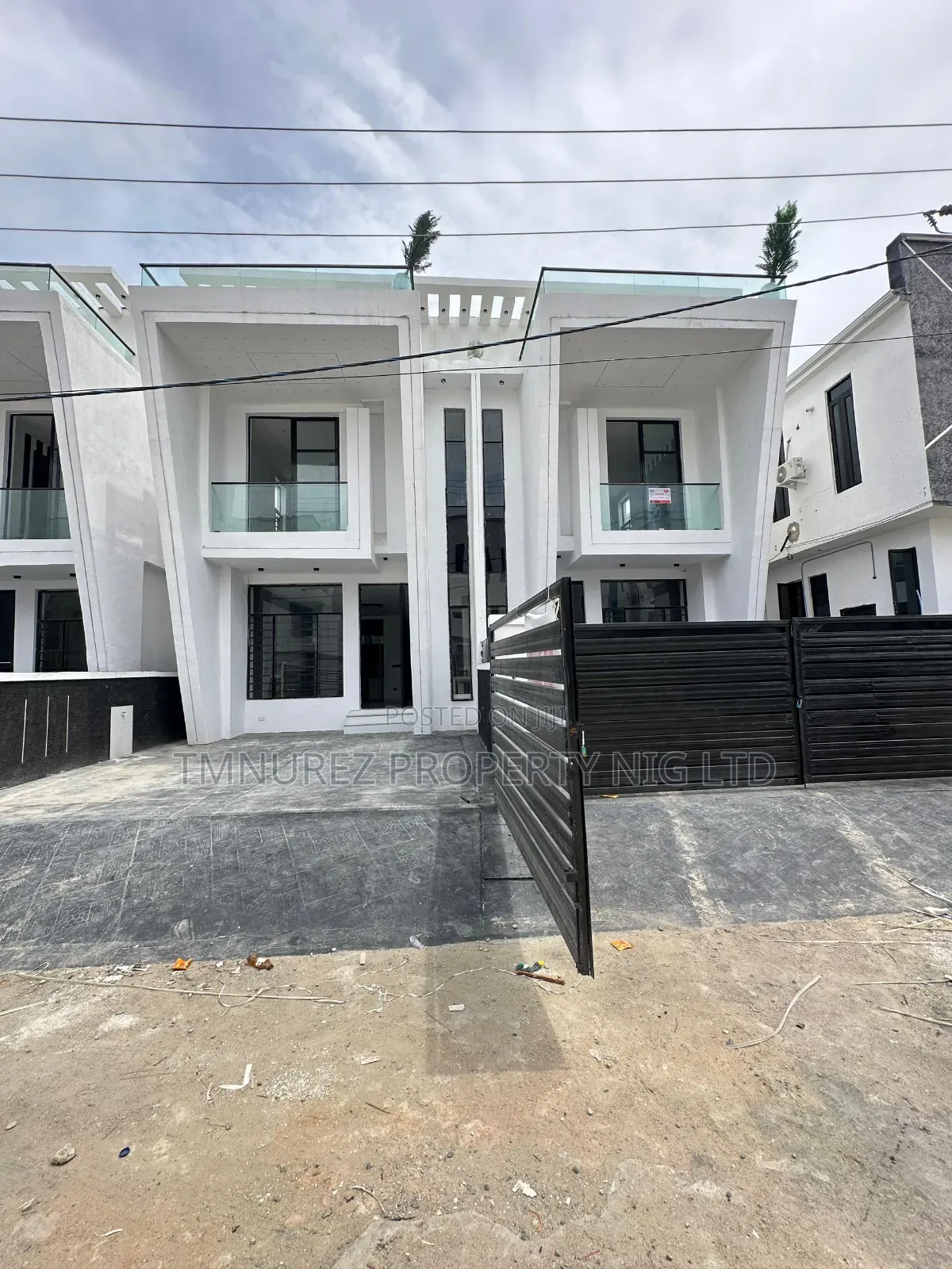 4bdrm Duplex in Ikota for sale