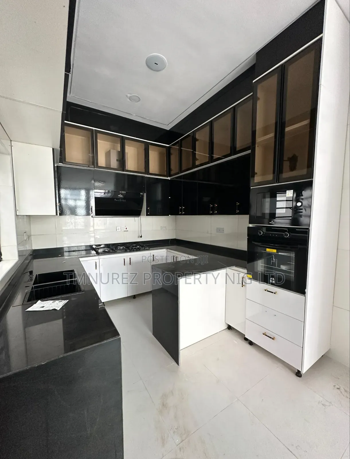 4bdrm Duplex in Ikota for sale
