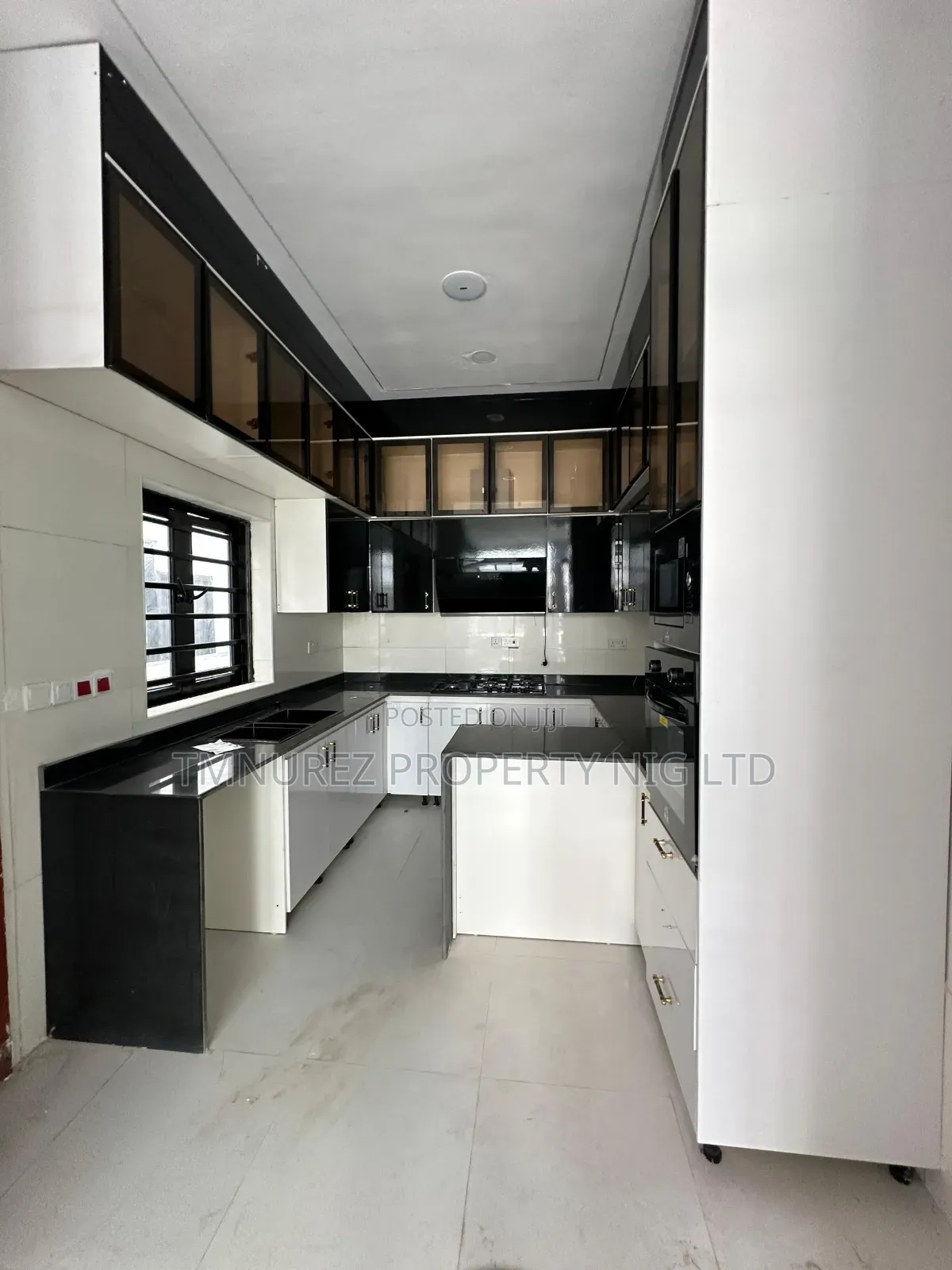4bdrm Duplex in Ikota for sale