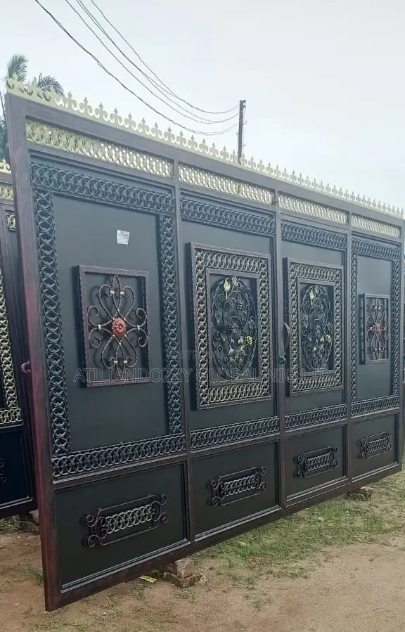 Clading Gate Wrought Iron