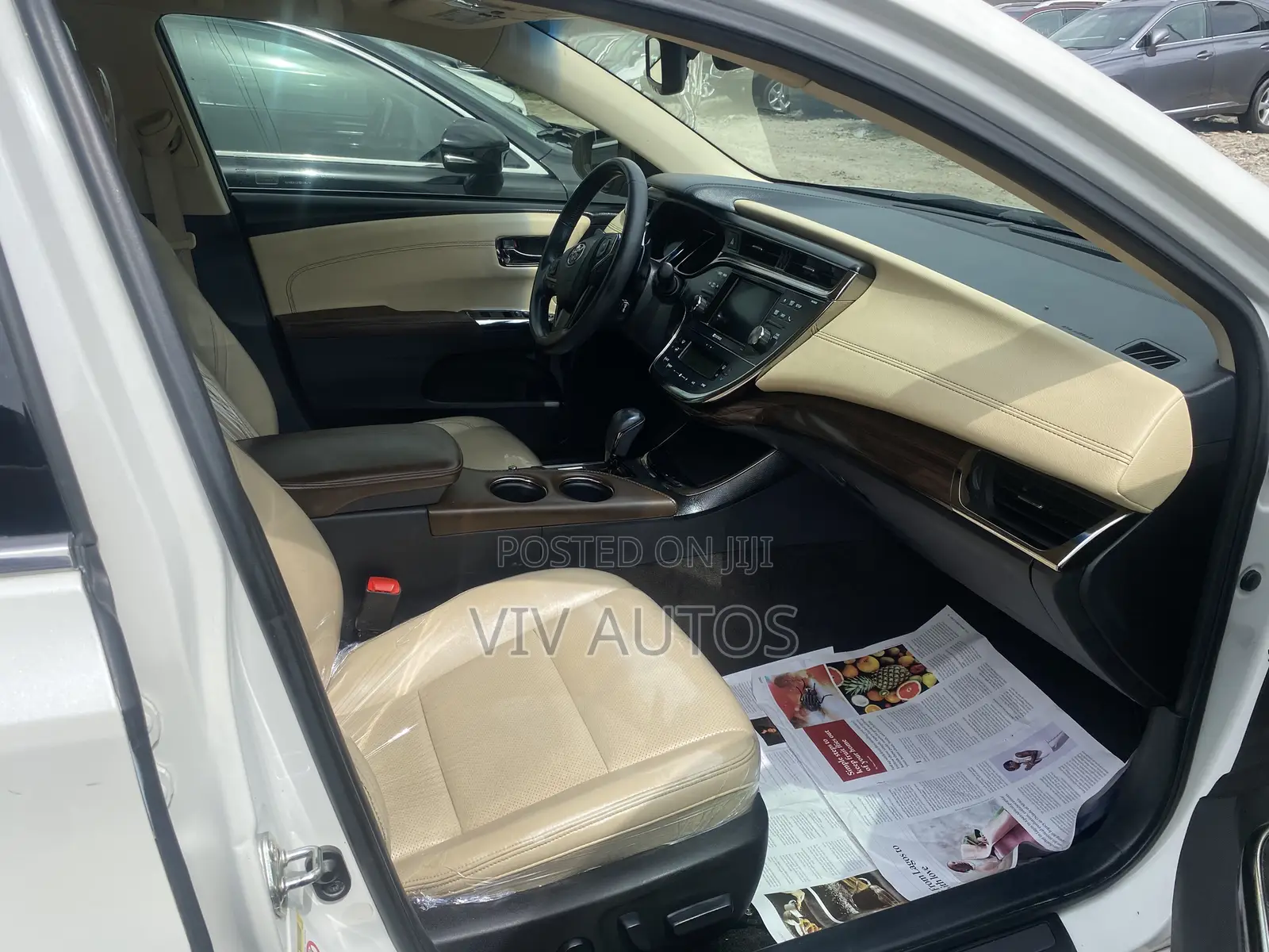 Toyota Avalon Limited 4dr Sedan (3.5L 6cyl 6A) 2014 White