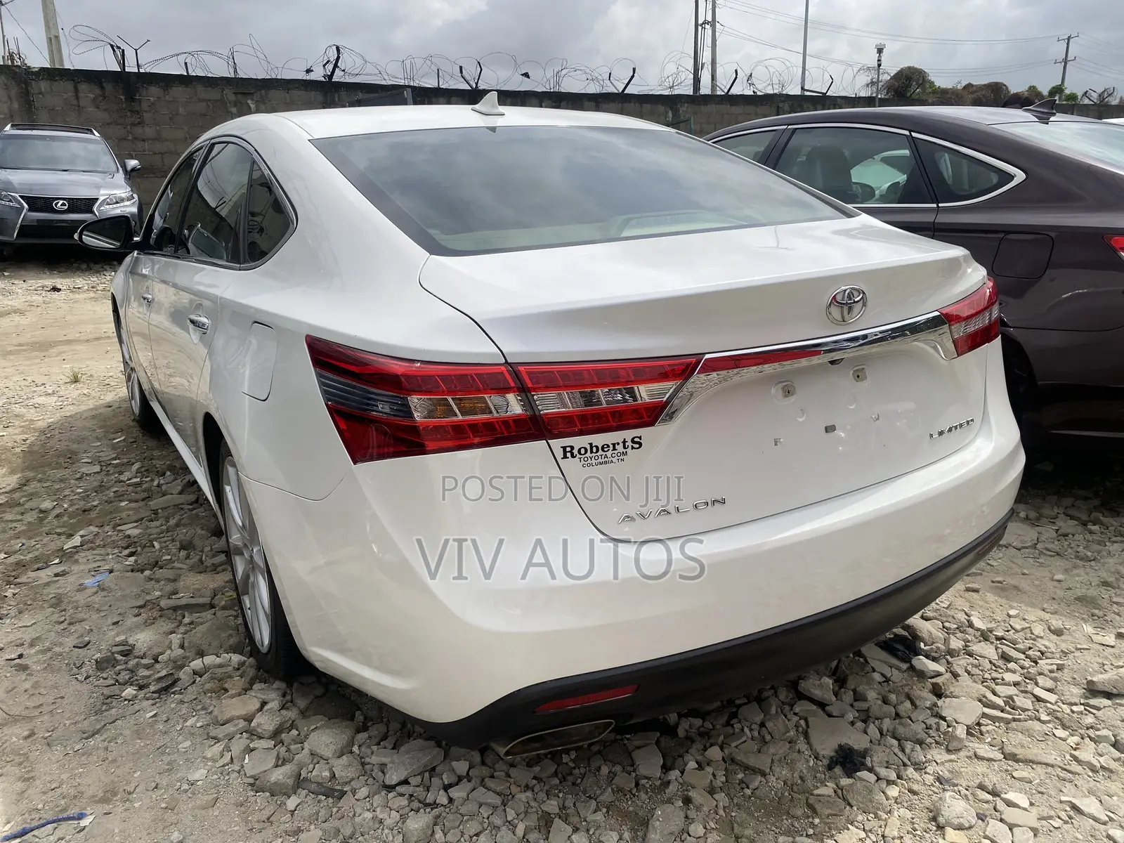 Toyota Avalon Limited 4dr Sedan (3.5L 6cyl 6A) 2014 White