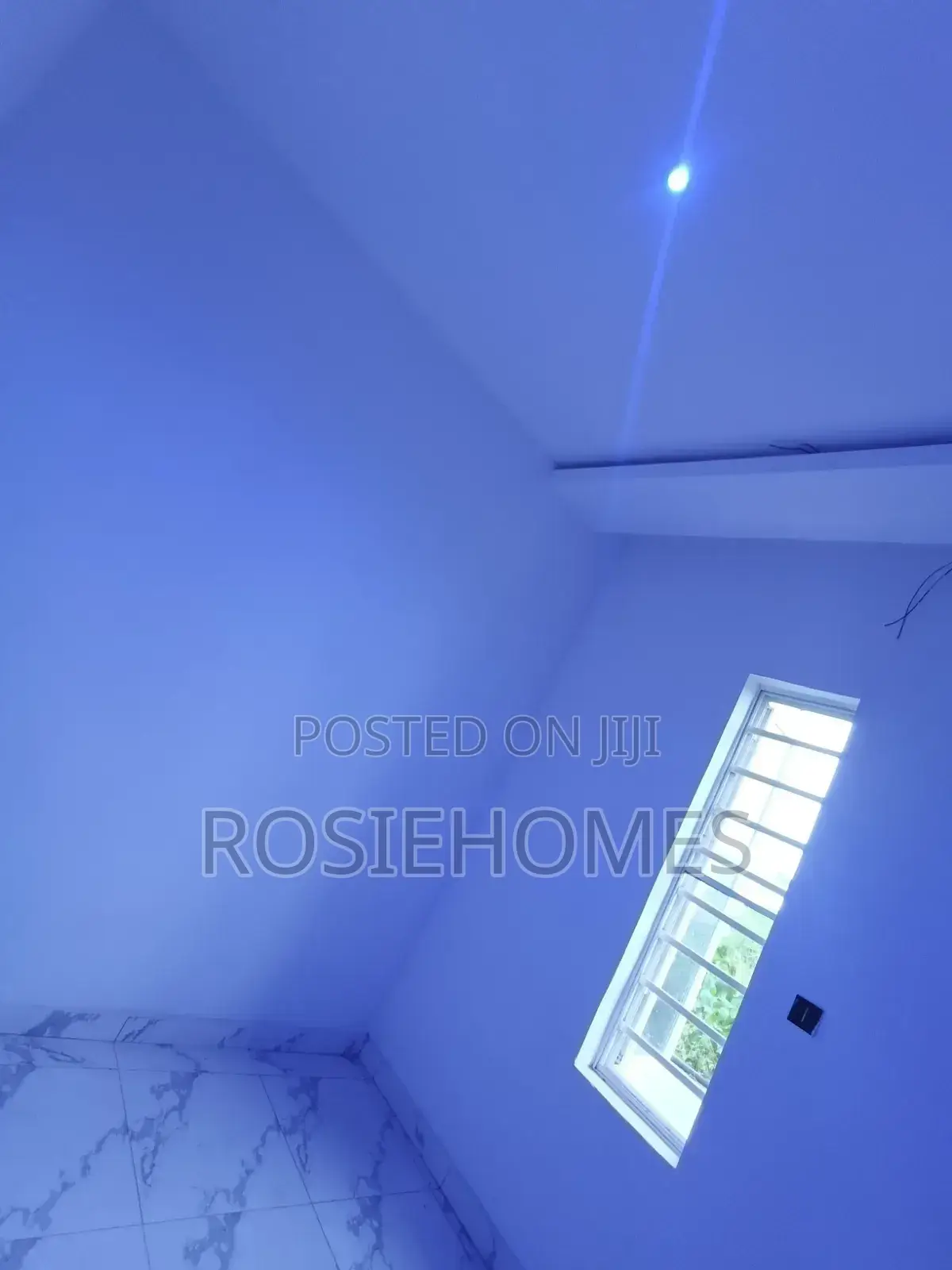 4bdrm Duplex in Good Estate for sale