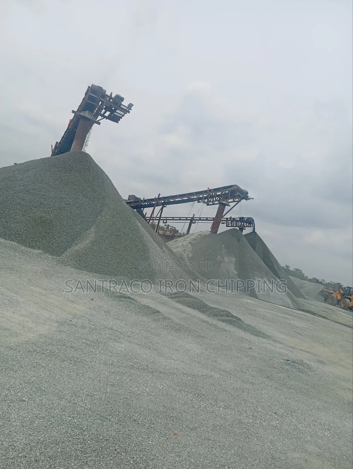 Sentraco Iron Black Chippings and Granite for Building Materials