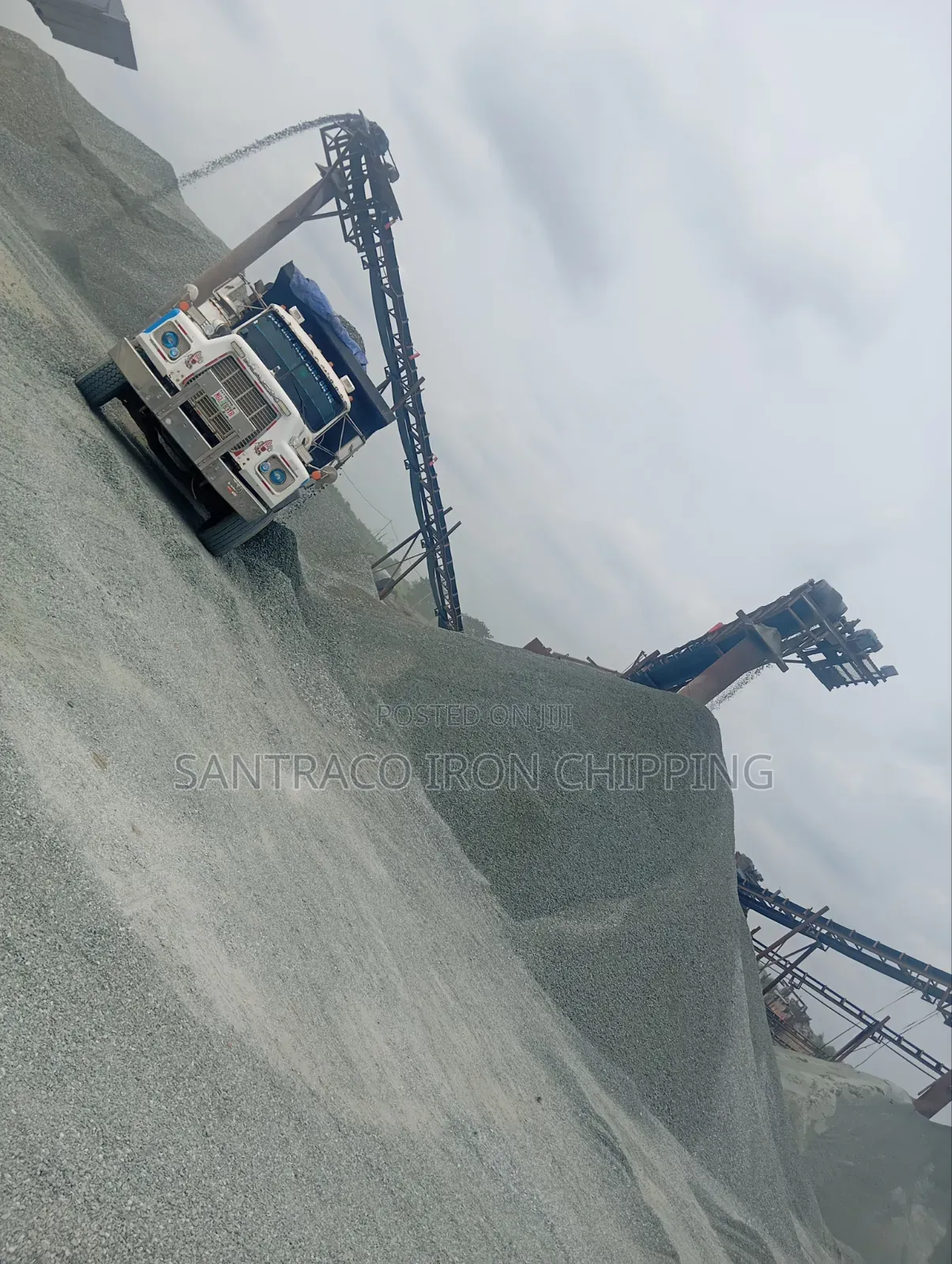 Sentraco Iron Black Chippings and Granite for Building Materials
