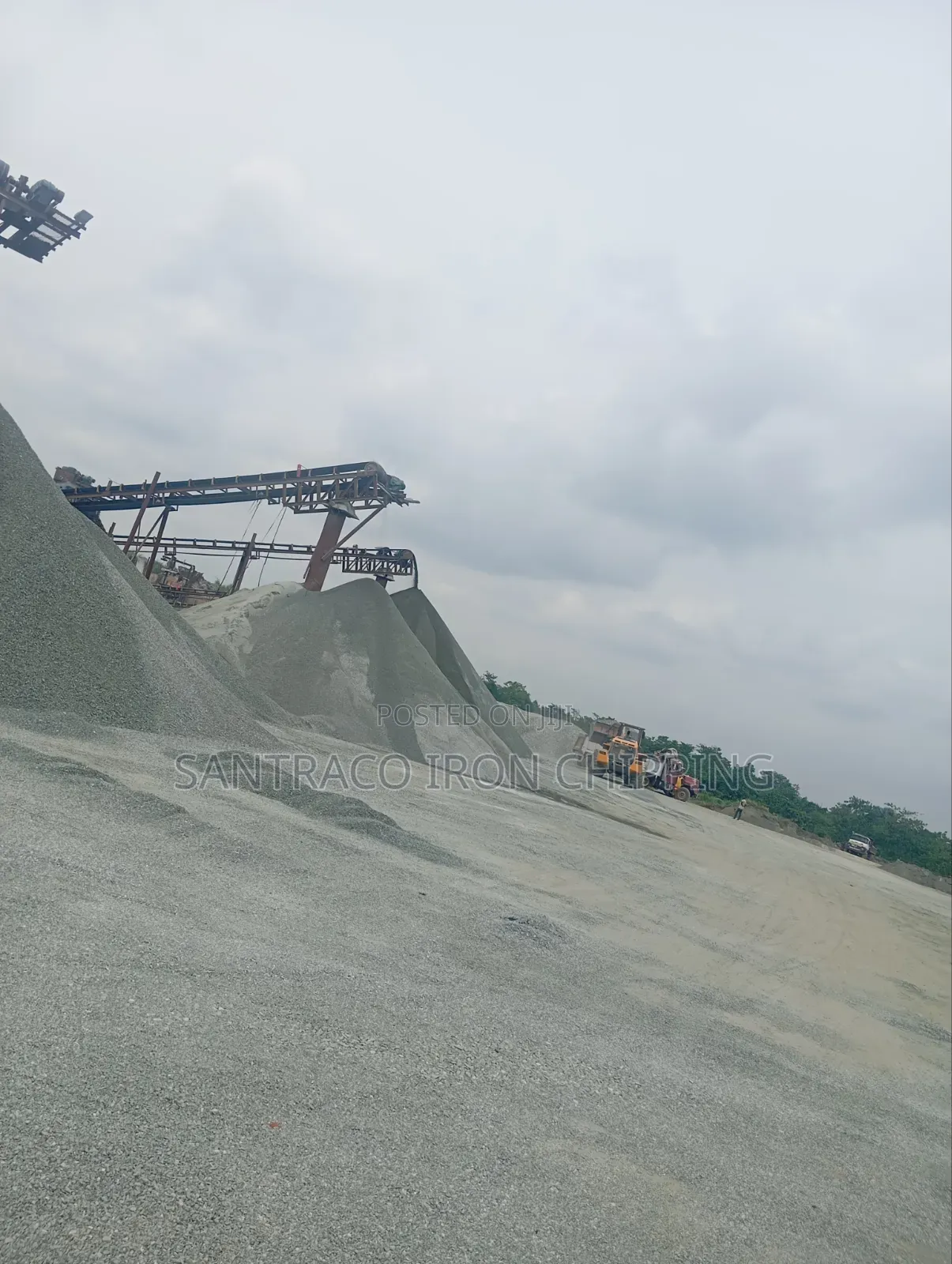 Sentraco Iron Black Chippings and Granite for Building Materials
