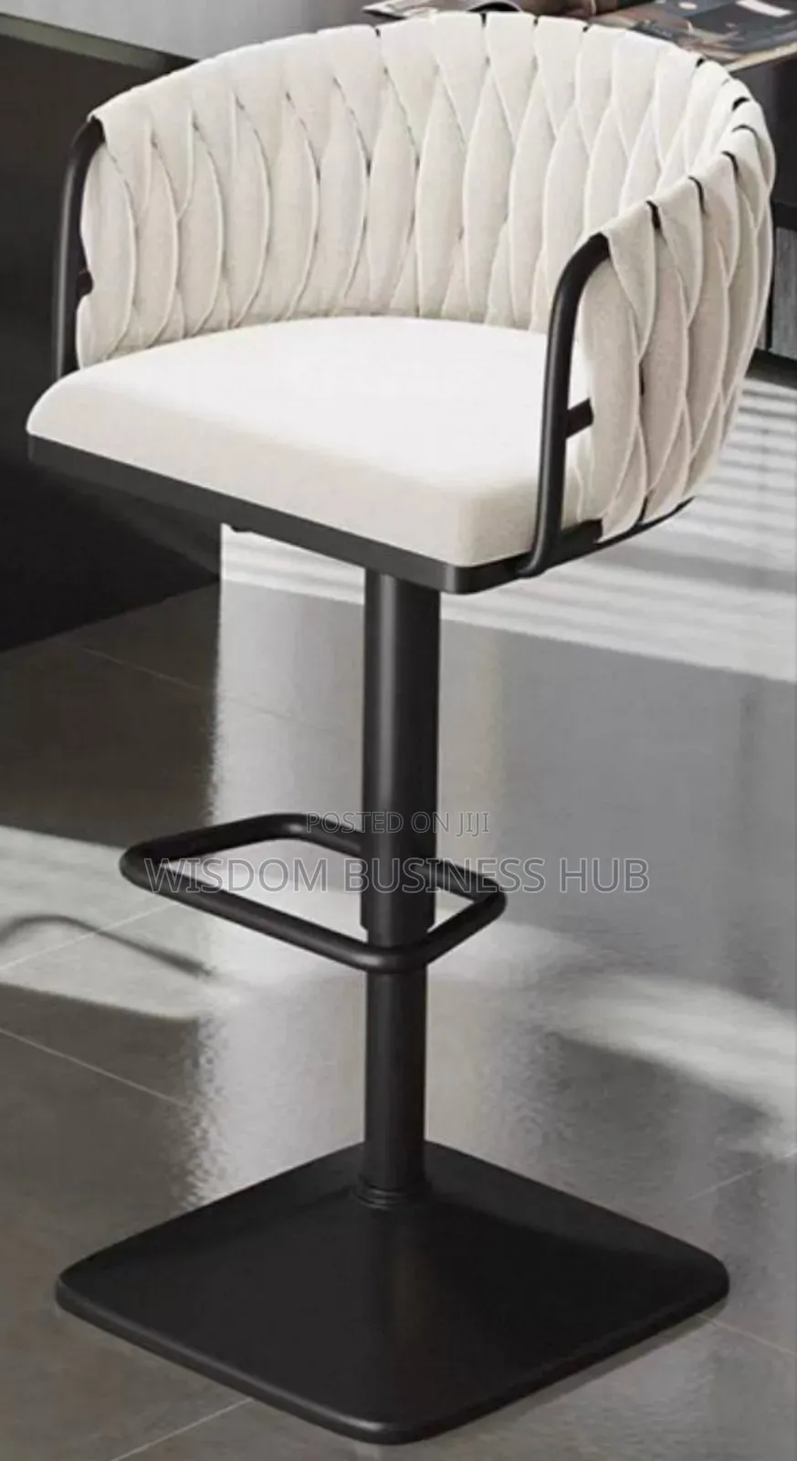 Swivel Bar Chair for Homes and Restaurants