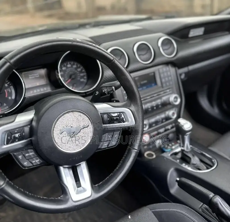 Ford Mustang V6 Convertible 2016 Black