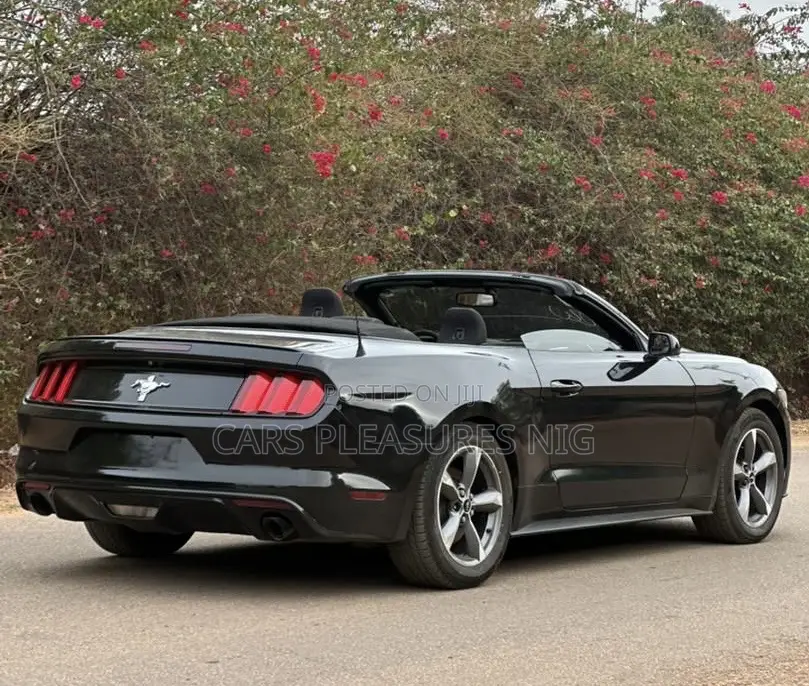 Ford Mustang V6 Convertible 2016 Black