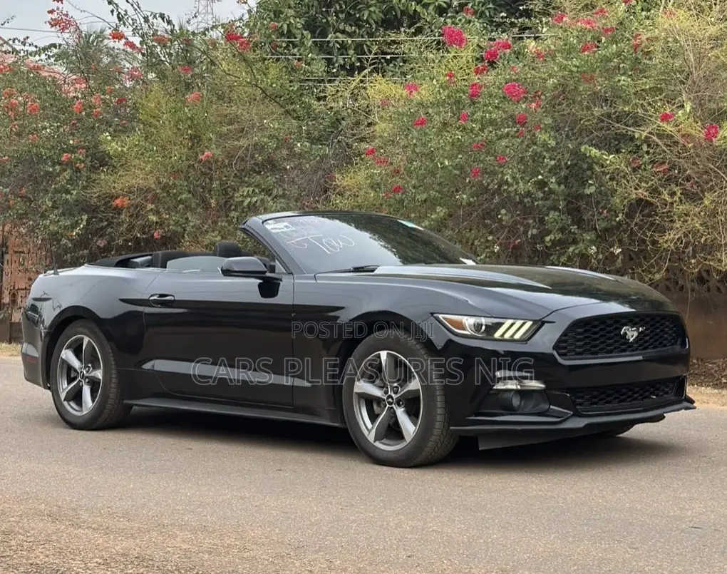 Ford Mustang V6 Convertible 2016 Black