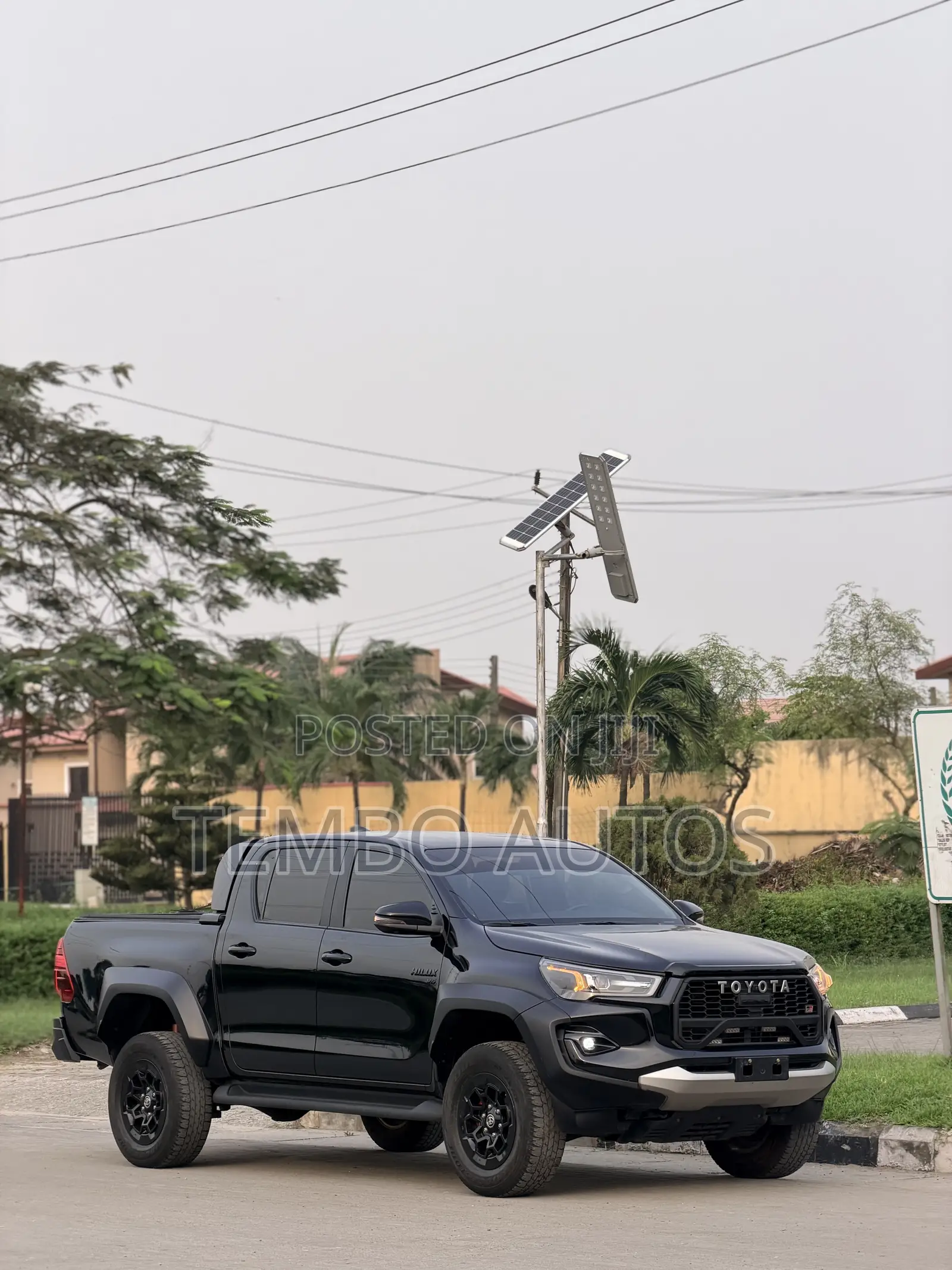 Toyota Hilux 2024 Black
