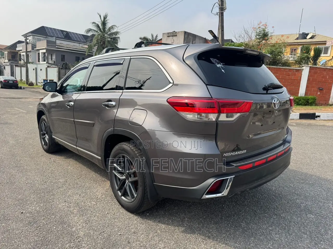Toyota Highlander XLE 4x2 V6 (3.5L 6cyl 8A) 2017 Gray