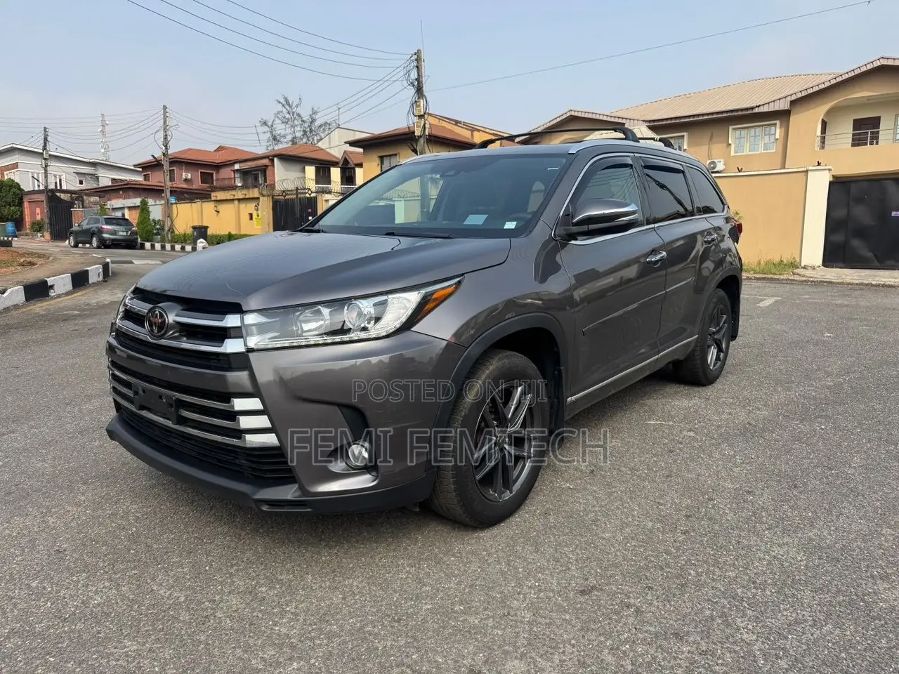 Toyota Highlander XLE 4x2 V6 (3.5L 6cyl 8A) 2017 Gray