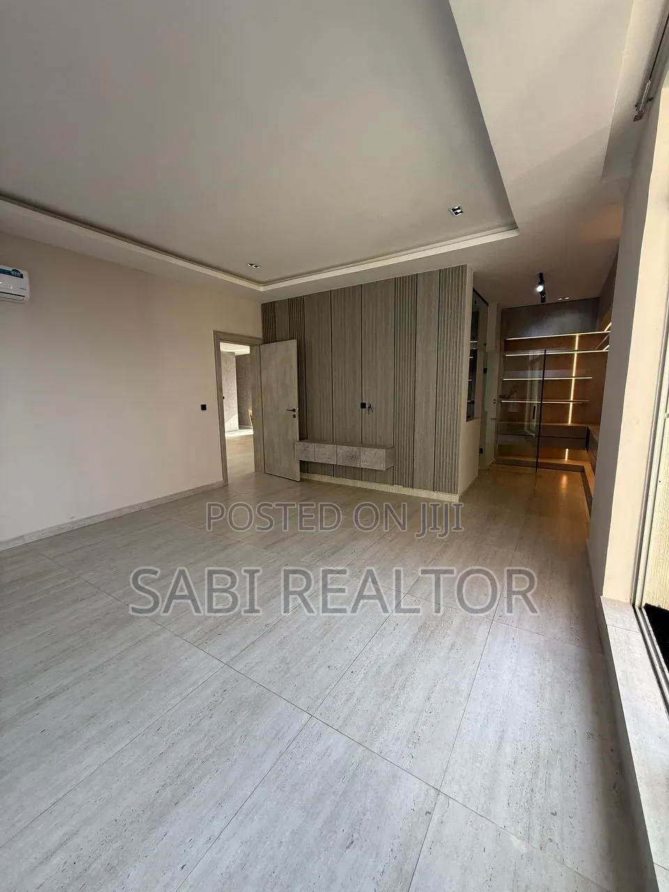 Furnished 2bdrm Penthouse in Lekki Phase 1 for sale