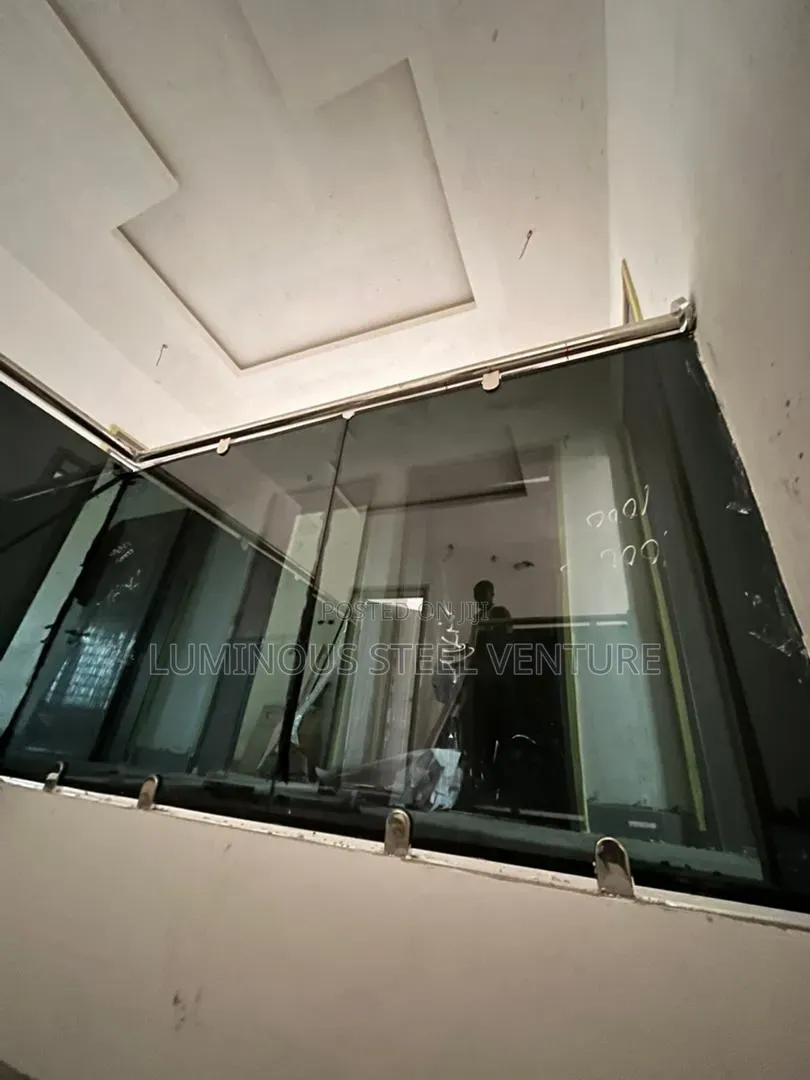 Your Tampered Glass for Balcony Staircase Handrail 10mm Thickness 