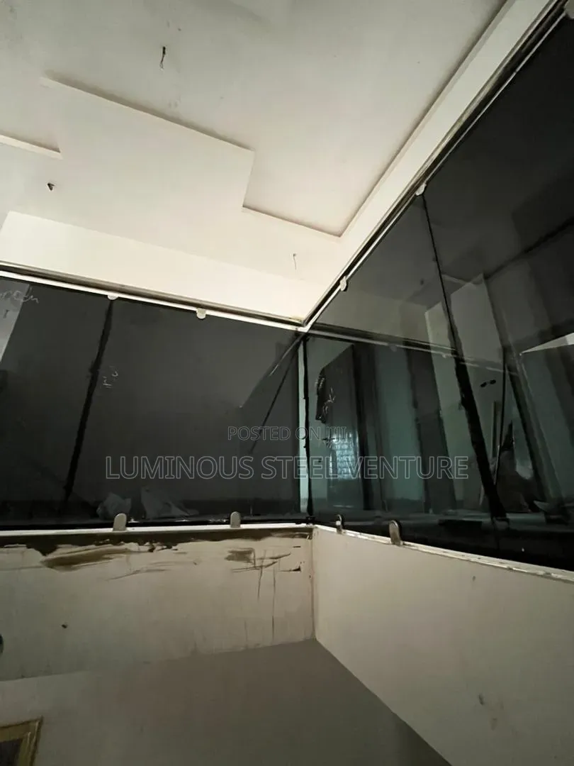 To Ensure Extra Security, the Glass Material Used for Glass