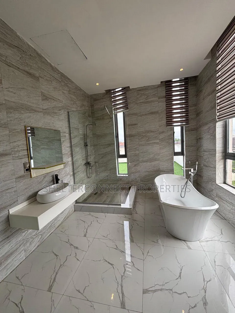 5bdrm Duplex in Osapa london for sale