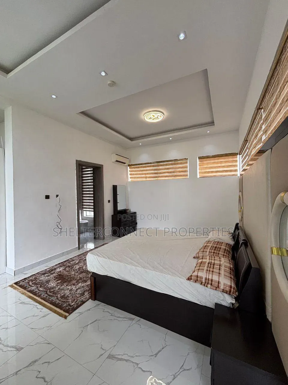 5bdrm Duplex in Osapa london for sale
