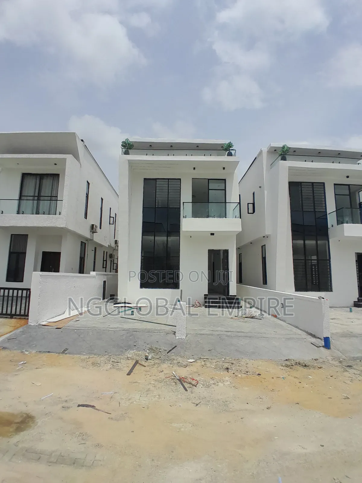 5bdrm Duplex in Sunshine Estate, Sangotedo for sale