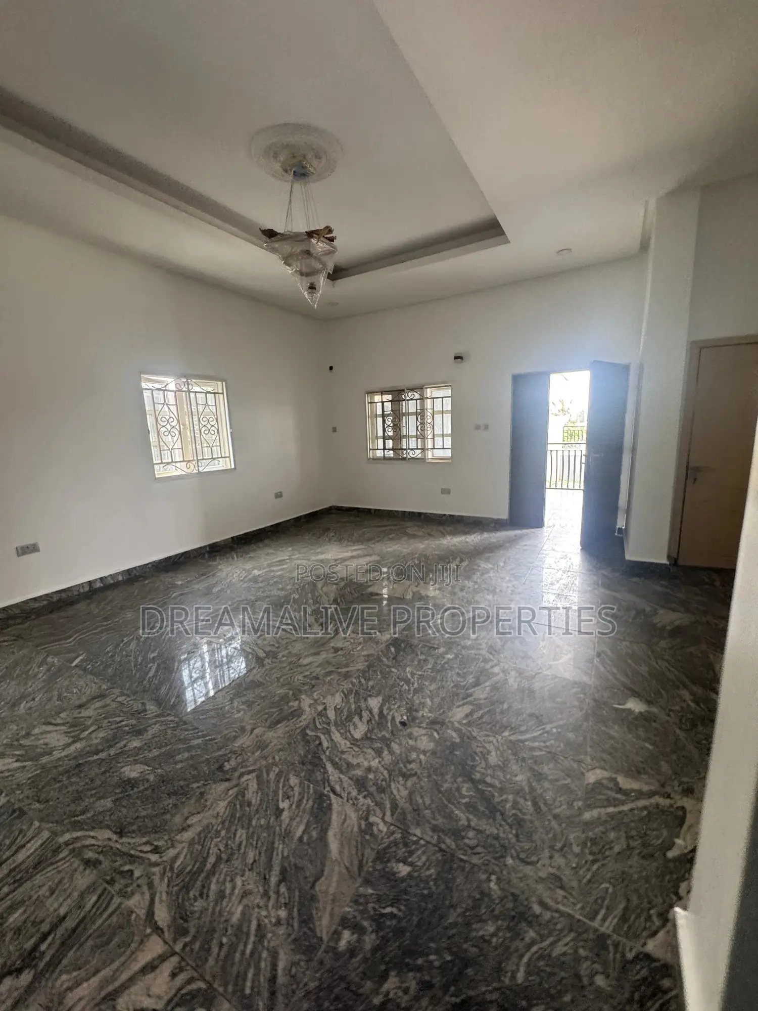 4bdrm Bungalow in Mabglobal, Karsana for rent