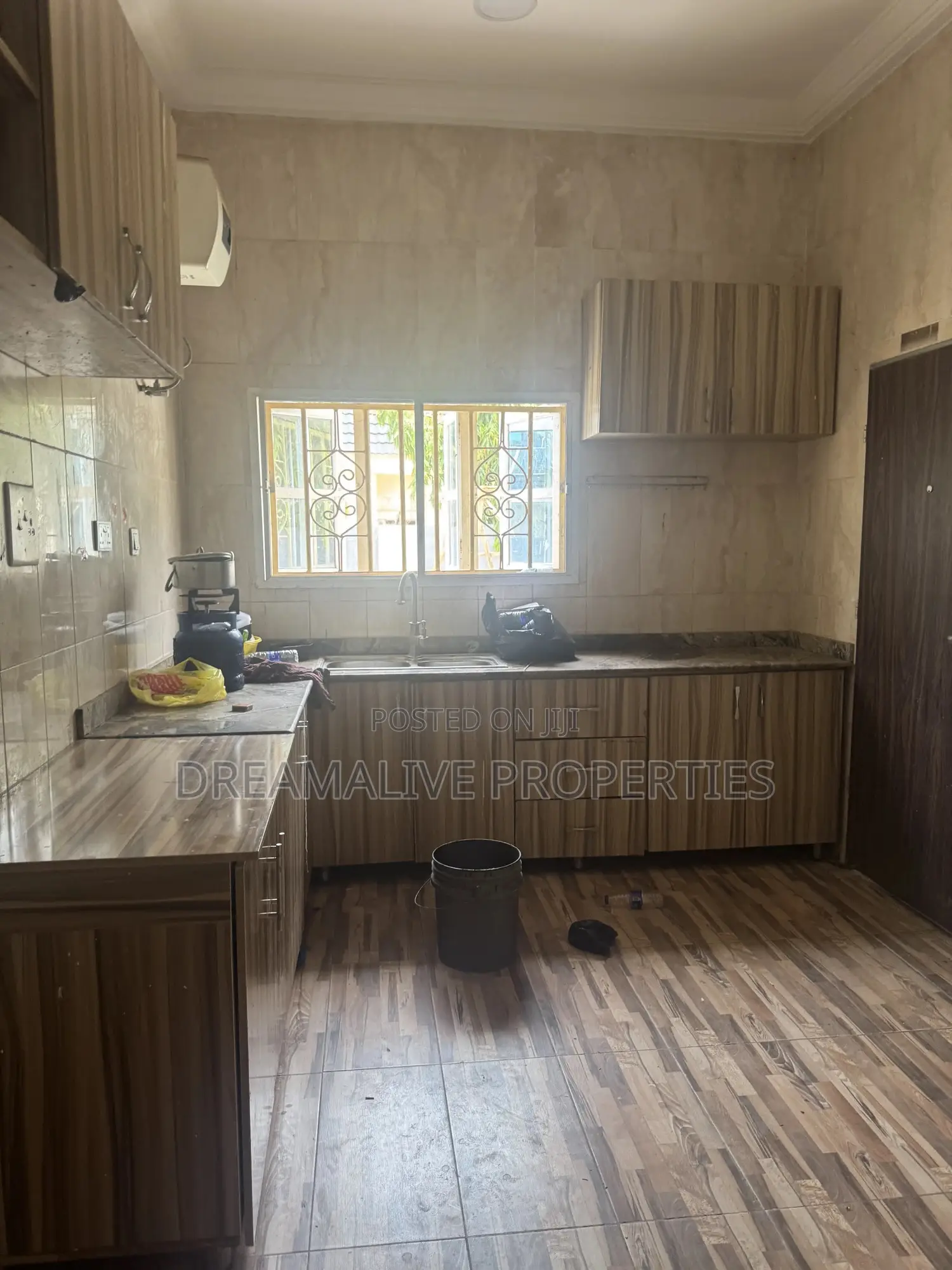 4bdrm Bungalow in Mabglobal, Karsana for rent
