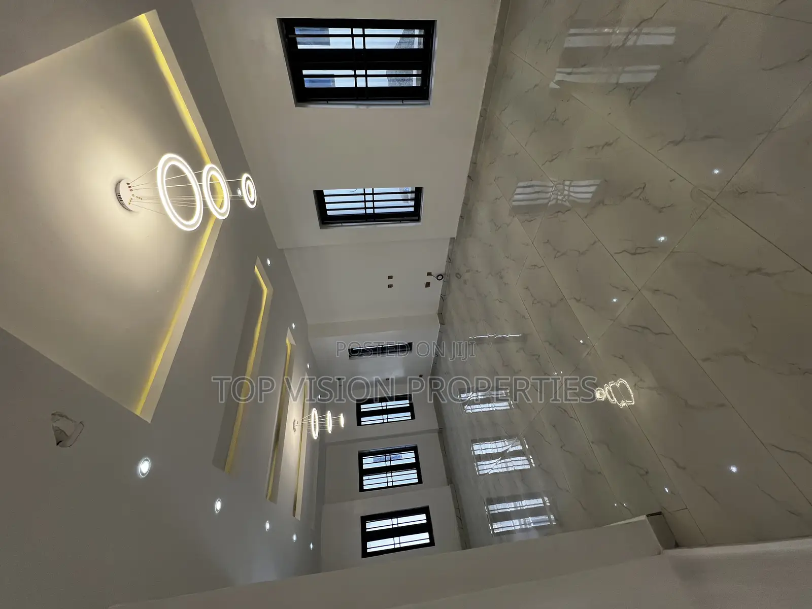 5bdrm Duplex in Guzape District for sale