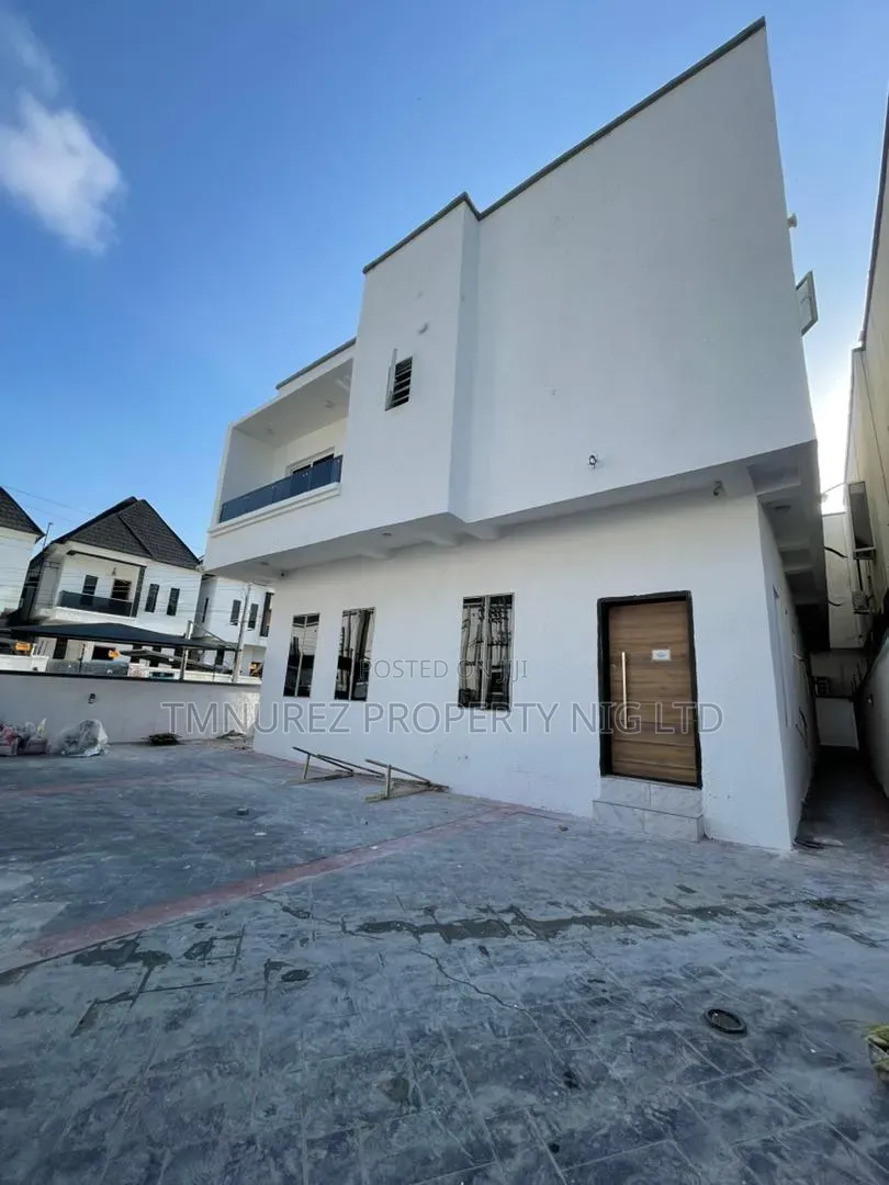 5bdrm Duplex in Ikota for rent