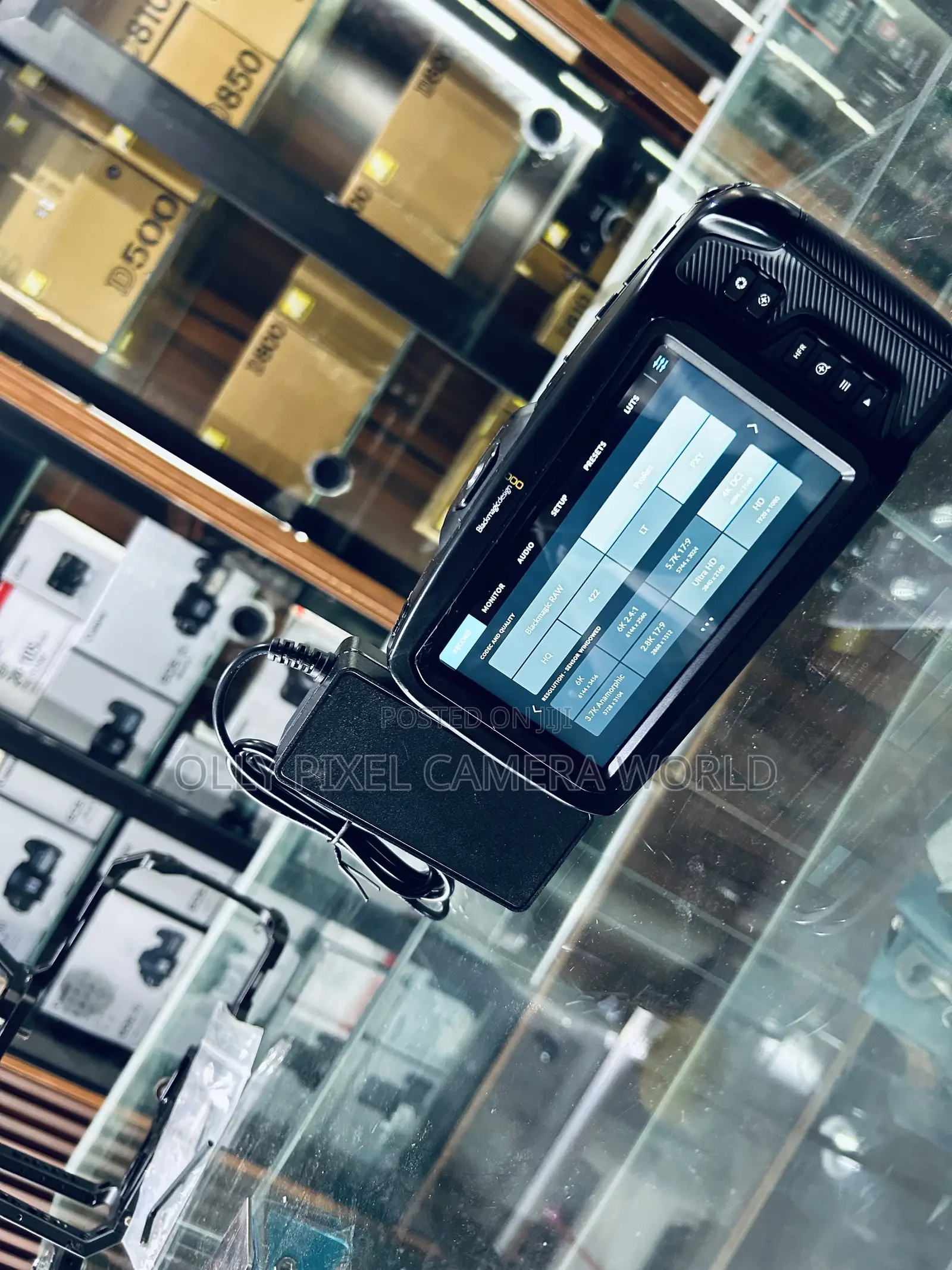  Blackmagic Pocket Cinematic Camera