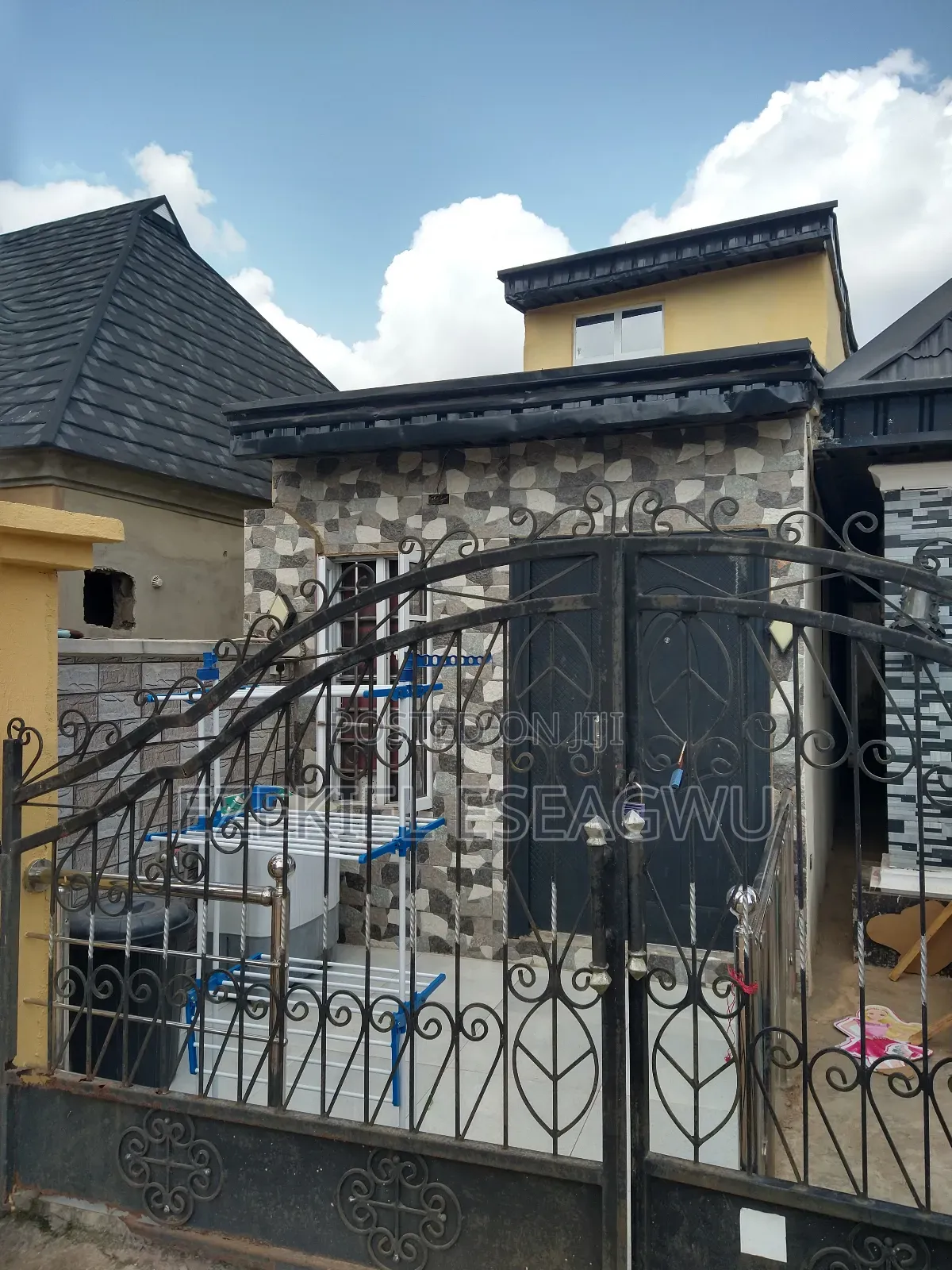 3bdrm Duplex in Obafemi-Owode for sale