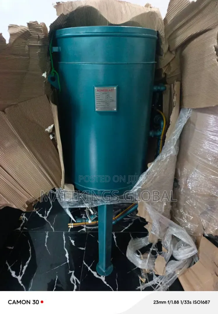 Sandblasting Machine With Accessories