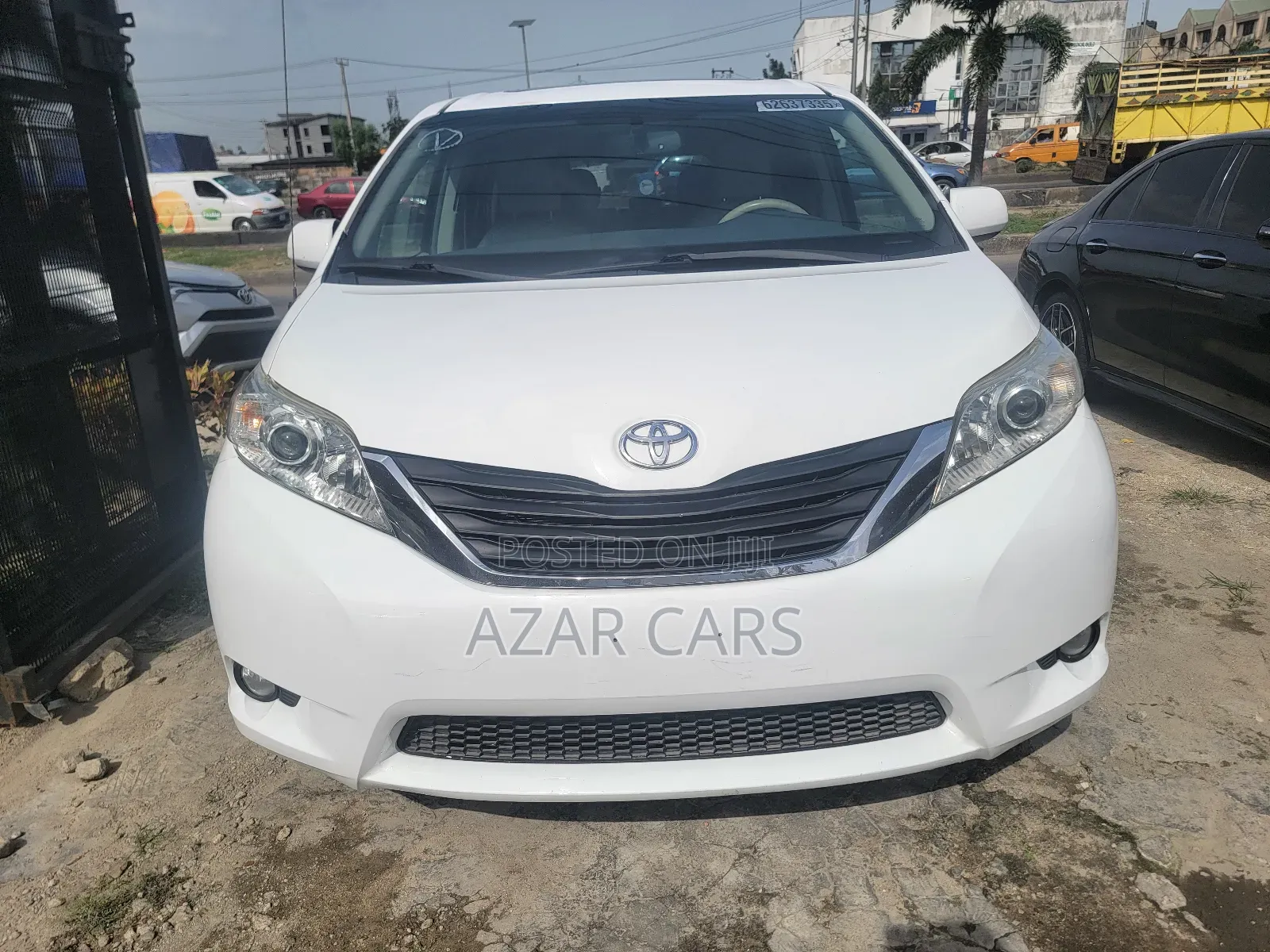 Toyota Sienna XLE AWD 7-Passenger 2013 White