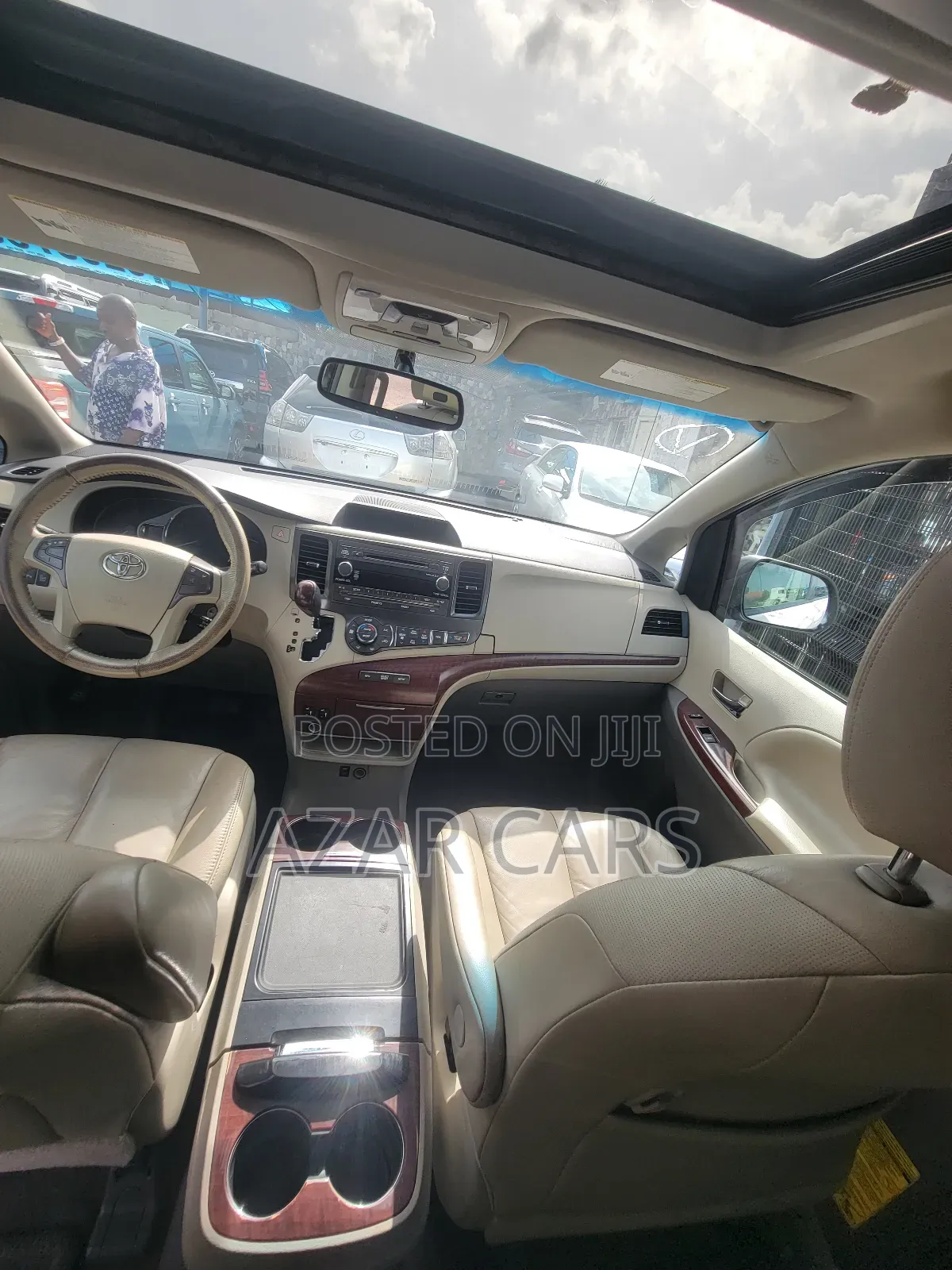 Toyota Sienna XLE AWD 7-Passenger 2013 White