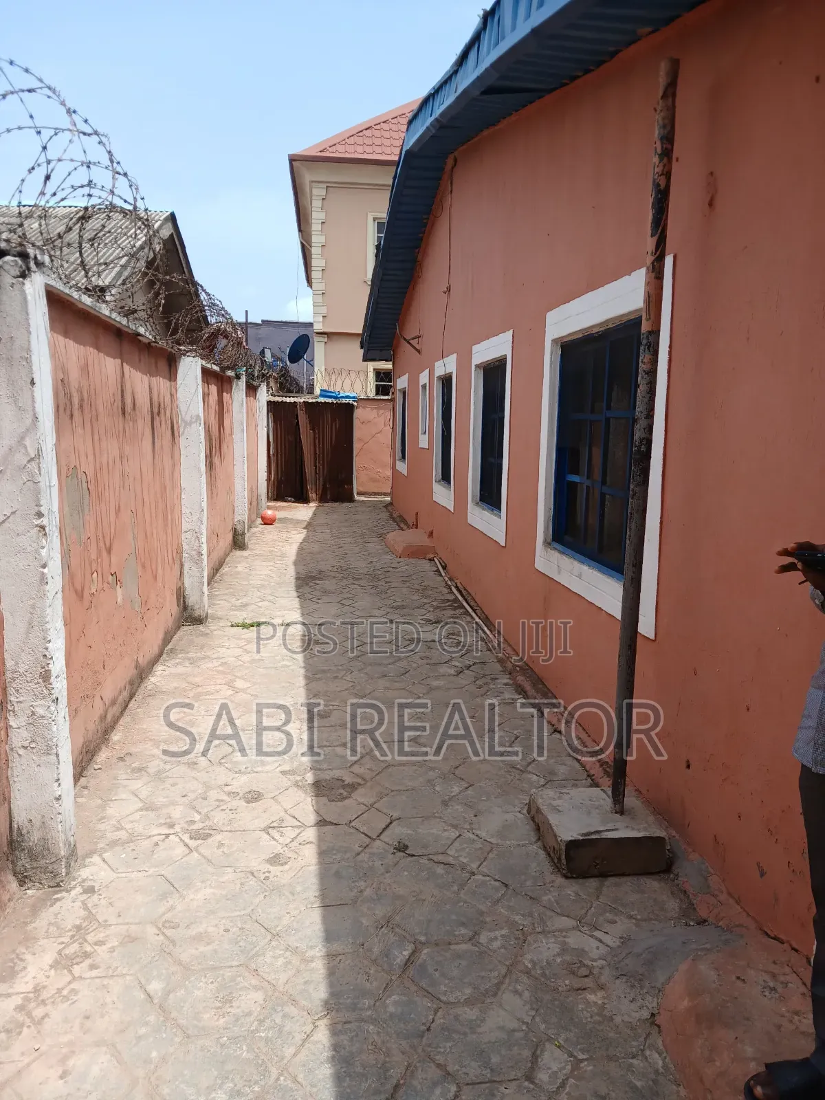 Furnished 6bdrm Duplex in Igando / Ikotun/Igando for sale