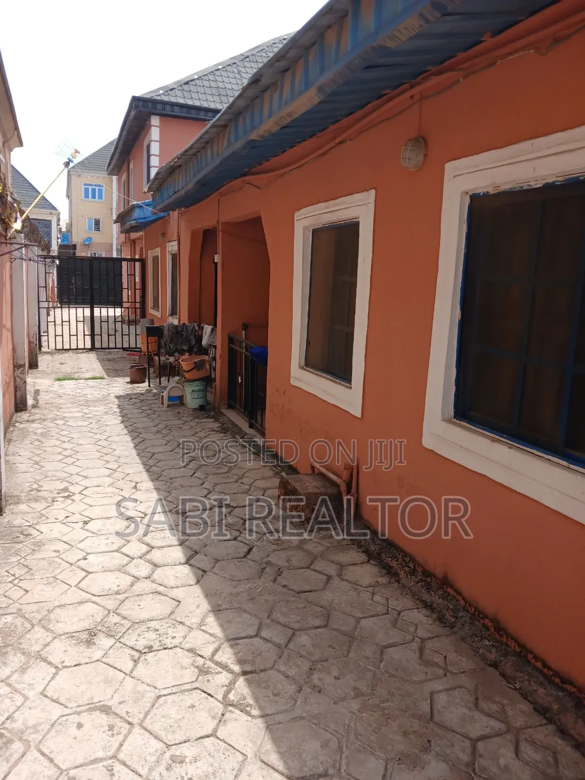 Furnished 6bdrm Duplex in Igando / Ikotun/Igando for sale