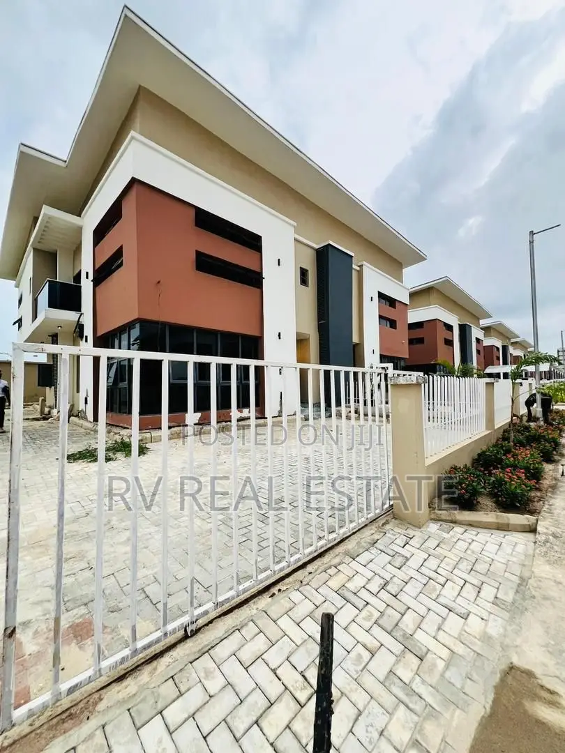 3bdrm Duplex in Ogudu GRA for sale