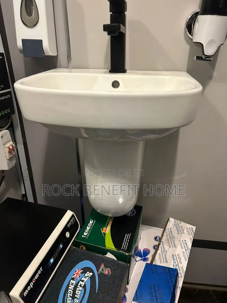 Wall Hung Basin and Pedestal for Bathroom and Dining