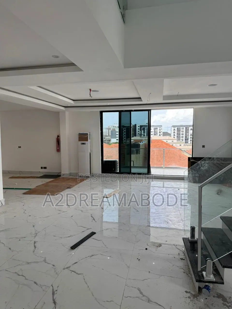4bdrm Maisonette in Banana Island Road for sale