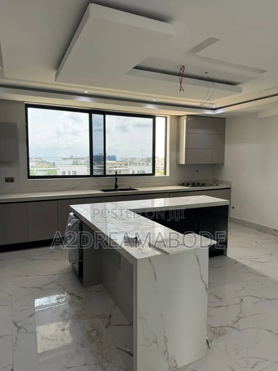 4bdrm Maisonette in Banana Island Road for sale