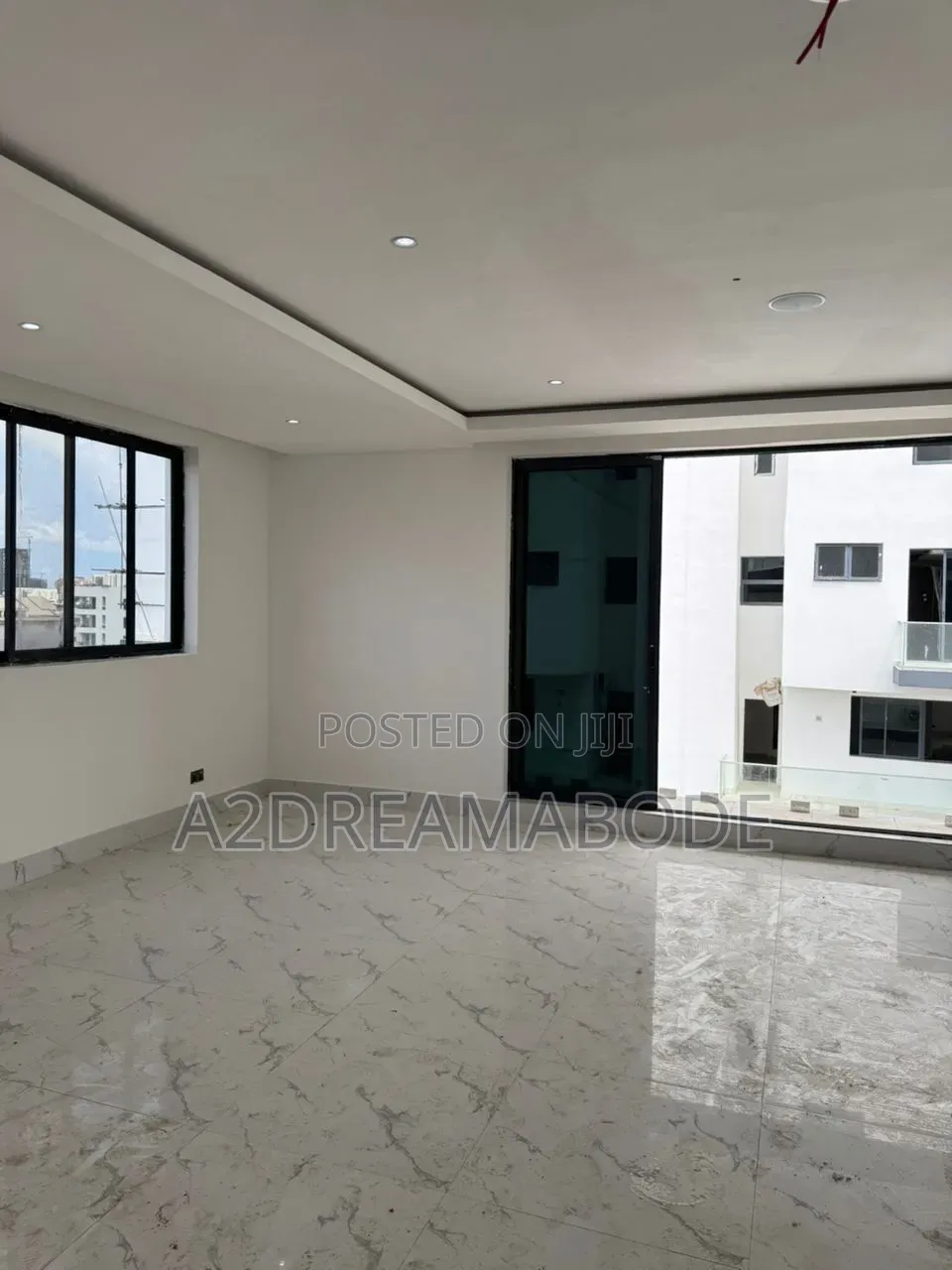 4bdrm Maisonette in Banana Island Road for sale