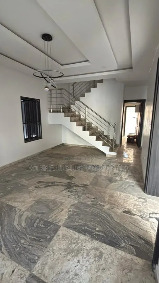 5bdrm Townhouse/Terrace in Life Camp, A.A Rano for sale