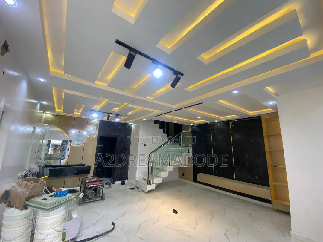 5bdrm Duplex in New Oko Oba for sale