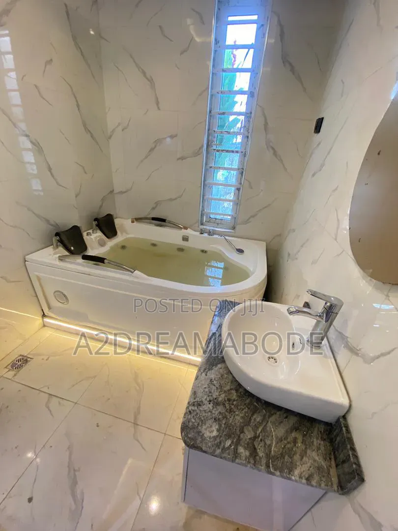 5bdrm Duplex in New Oko Oba for sale