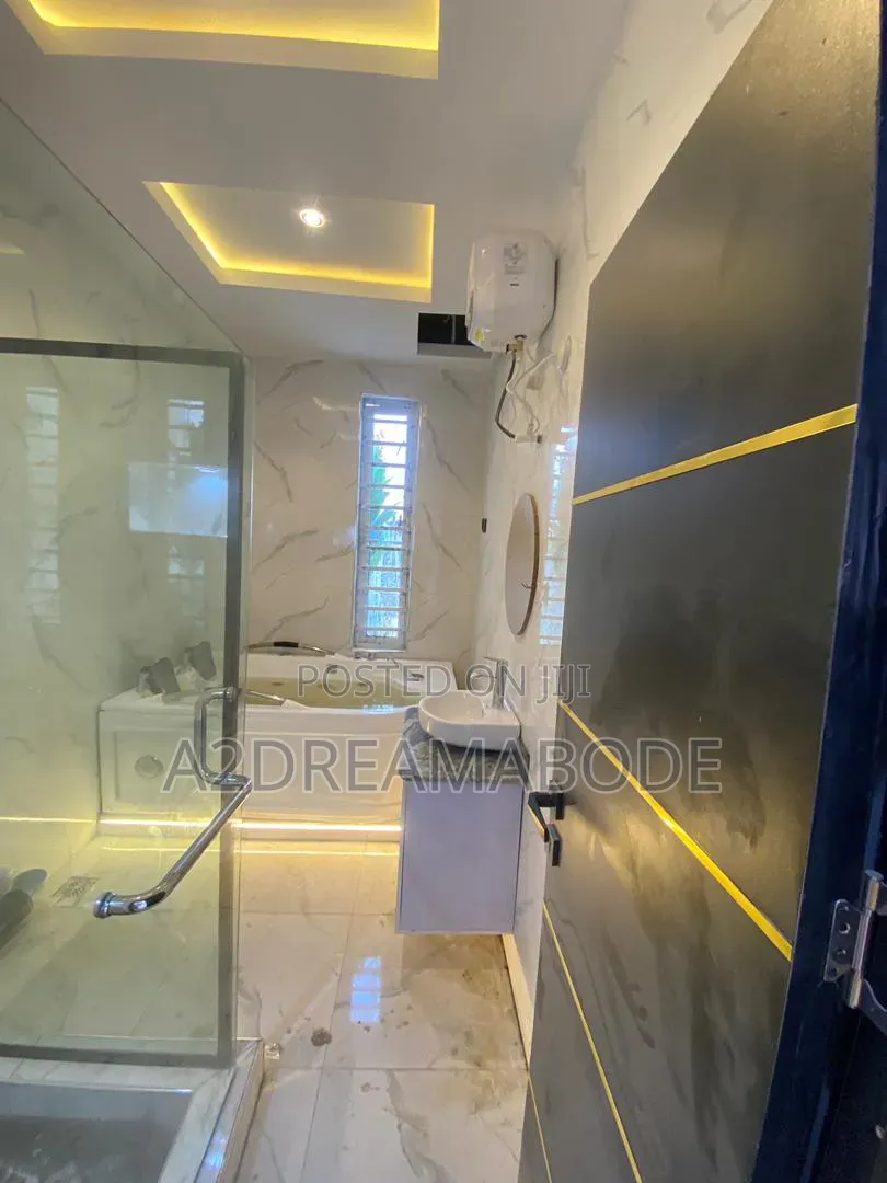 5bdrm Duplex in New Oko Oba for sale