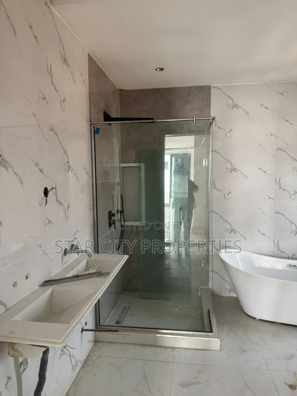 4bdrm Maisonette in Banana Island for sale