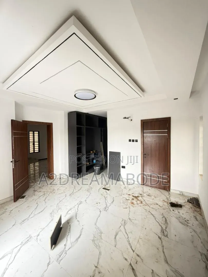 4bdrm Duplex in Ogba for sale